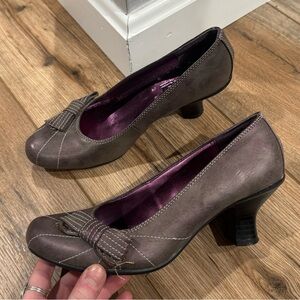 UNLISTED Y2k Style Soft Brown Kitten Block Heels W/ Bows | Size 6